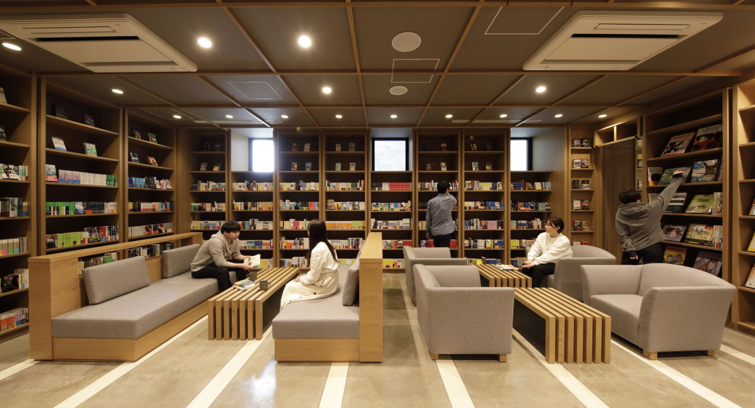 ｢旅｣ と ｢ミステリー｣の専門書店、ランプライトブックス札幌